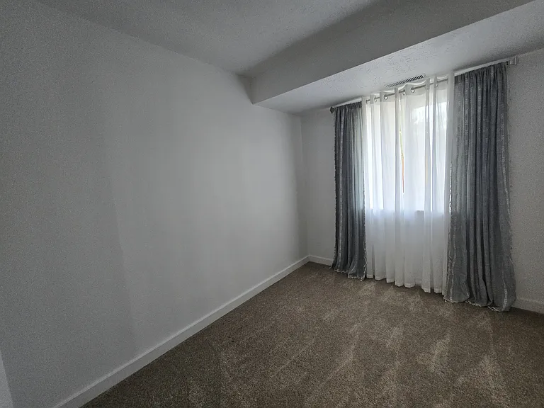 479 Zahn Dr #C — Photo 16