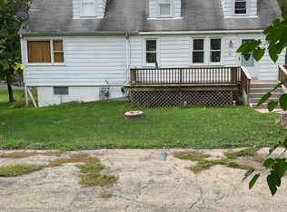 650 4th St, Lemont, IL 60439