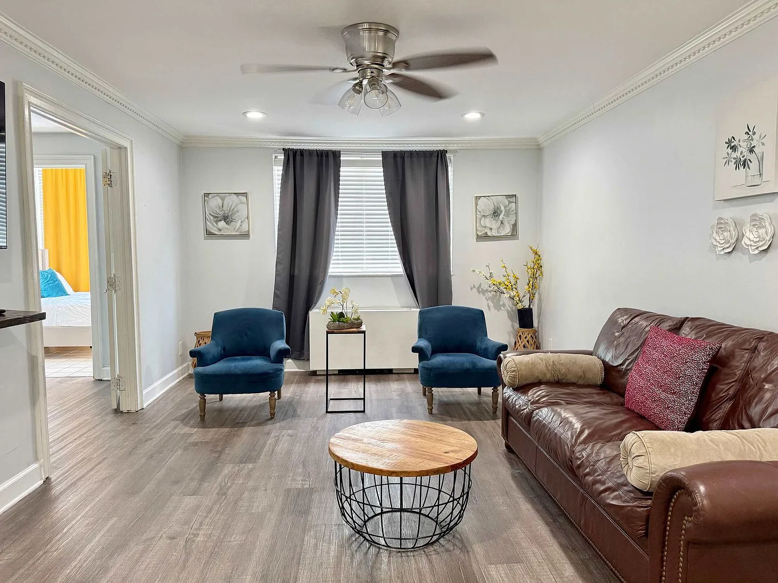 2 bed, 1.0 bath, 925 sqft, $2,514 — Photo 2