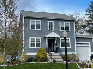 20 Seth Daniel Dr, New Bedford, MA 02745