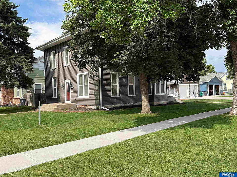 1st image of 1004 15th St