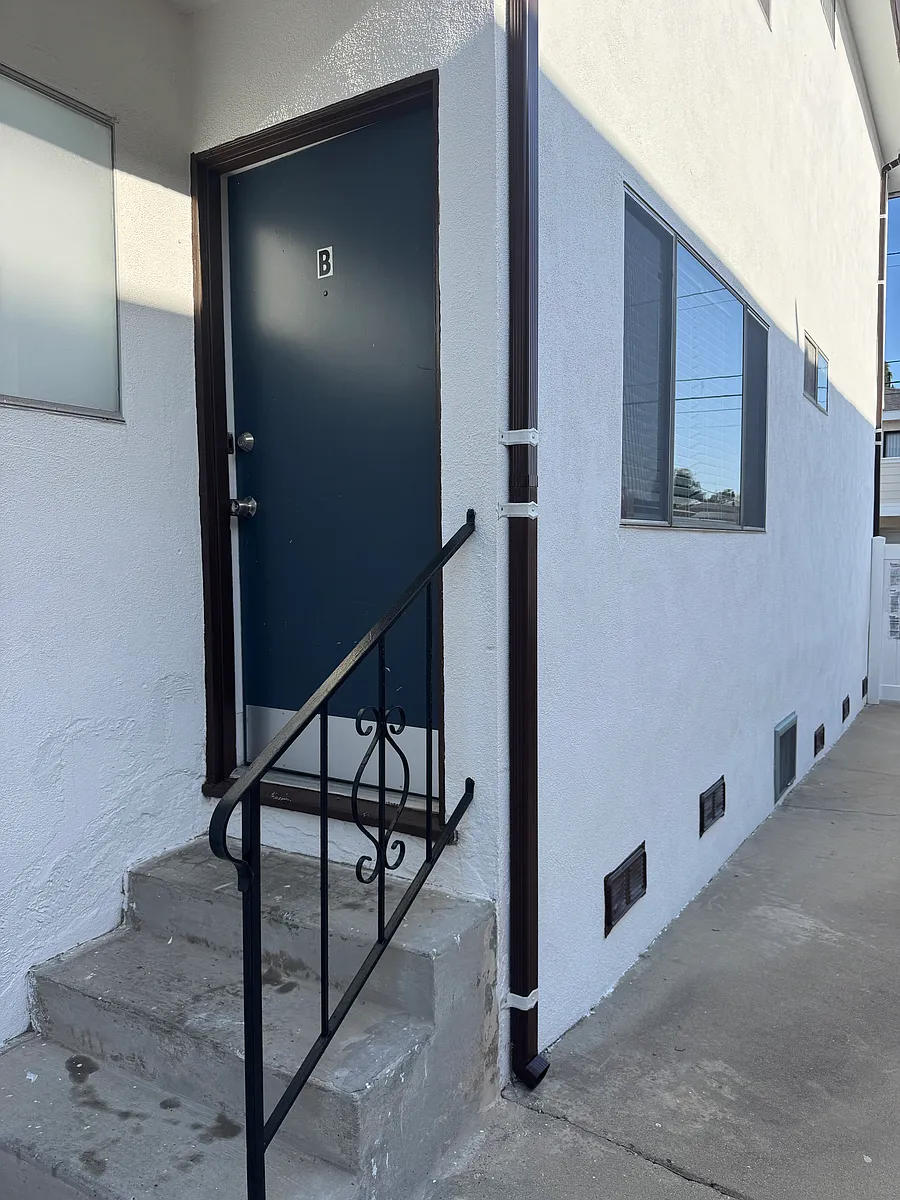 Unit Front Door - 1079 W 25th St #B