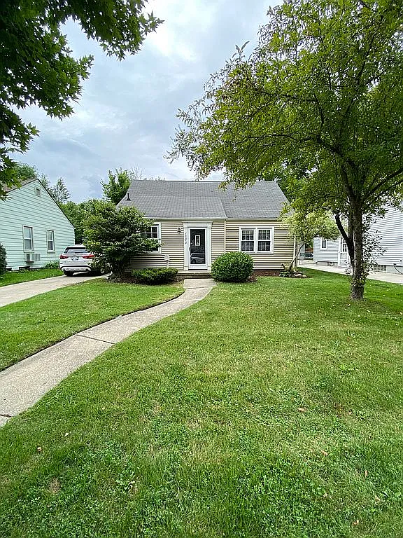 1609 Eaton Rd photo 1