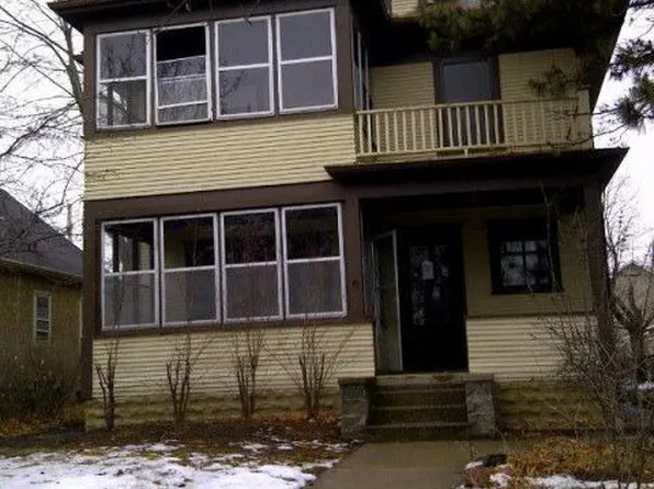 215 5th Ave N, South Saint Paul, MN 55075
