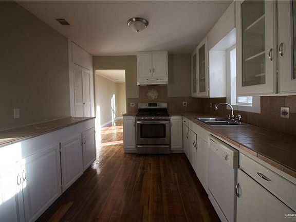 4th image of 1232 S Illinois St