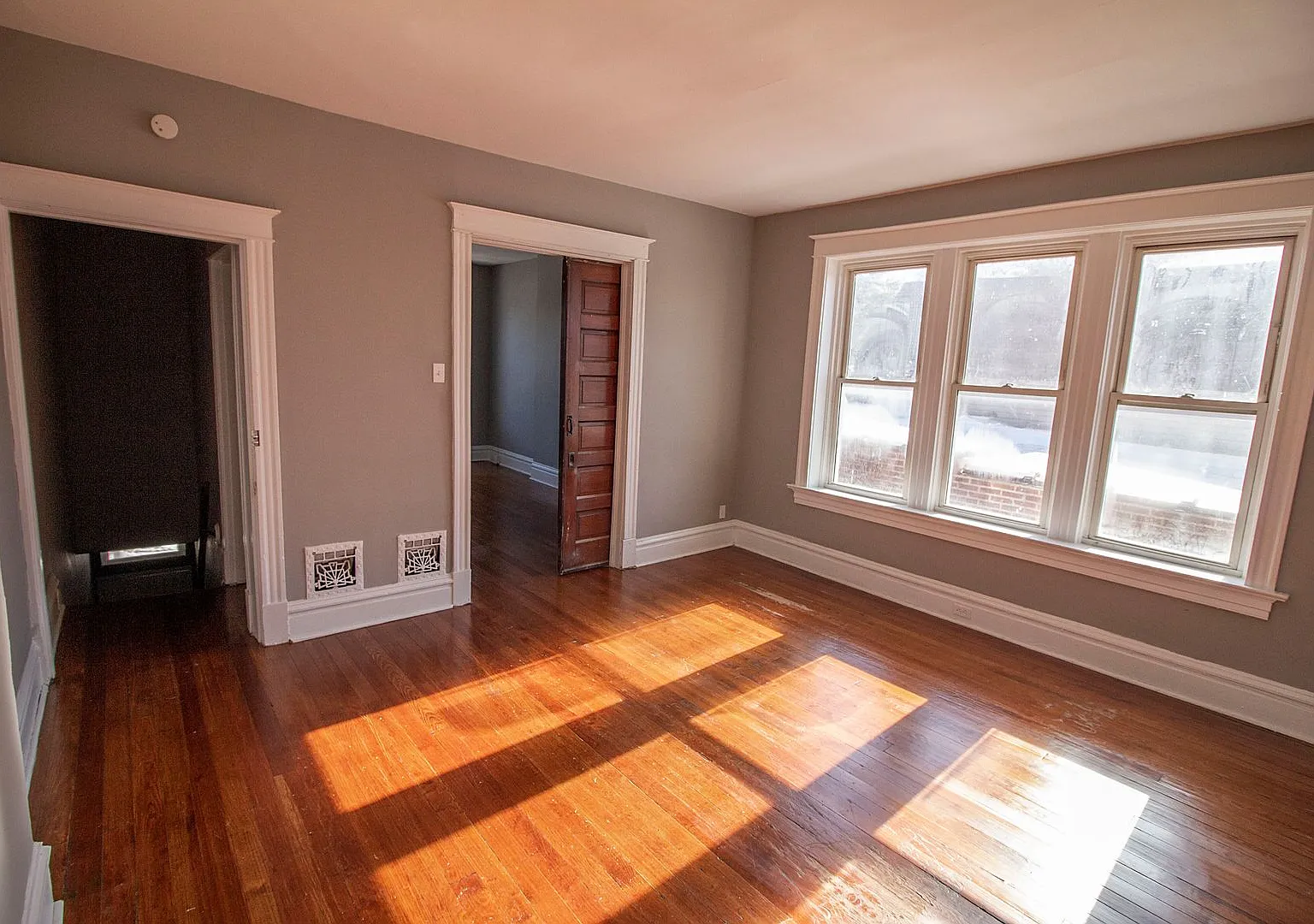4335 Minnesota Ave — Photo 2