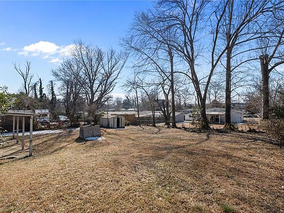 4th image of 3217 London Rd