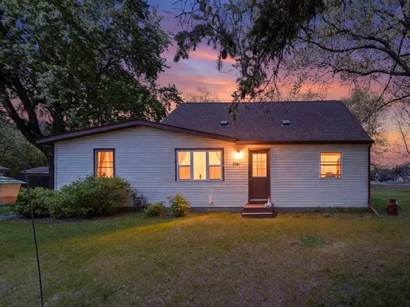 7181 Lakeview Dr, Lino Lakes, MN 55014