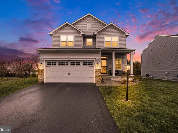 203 Melrose Dr, Gilbertsville, PA 19525