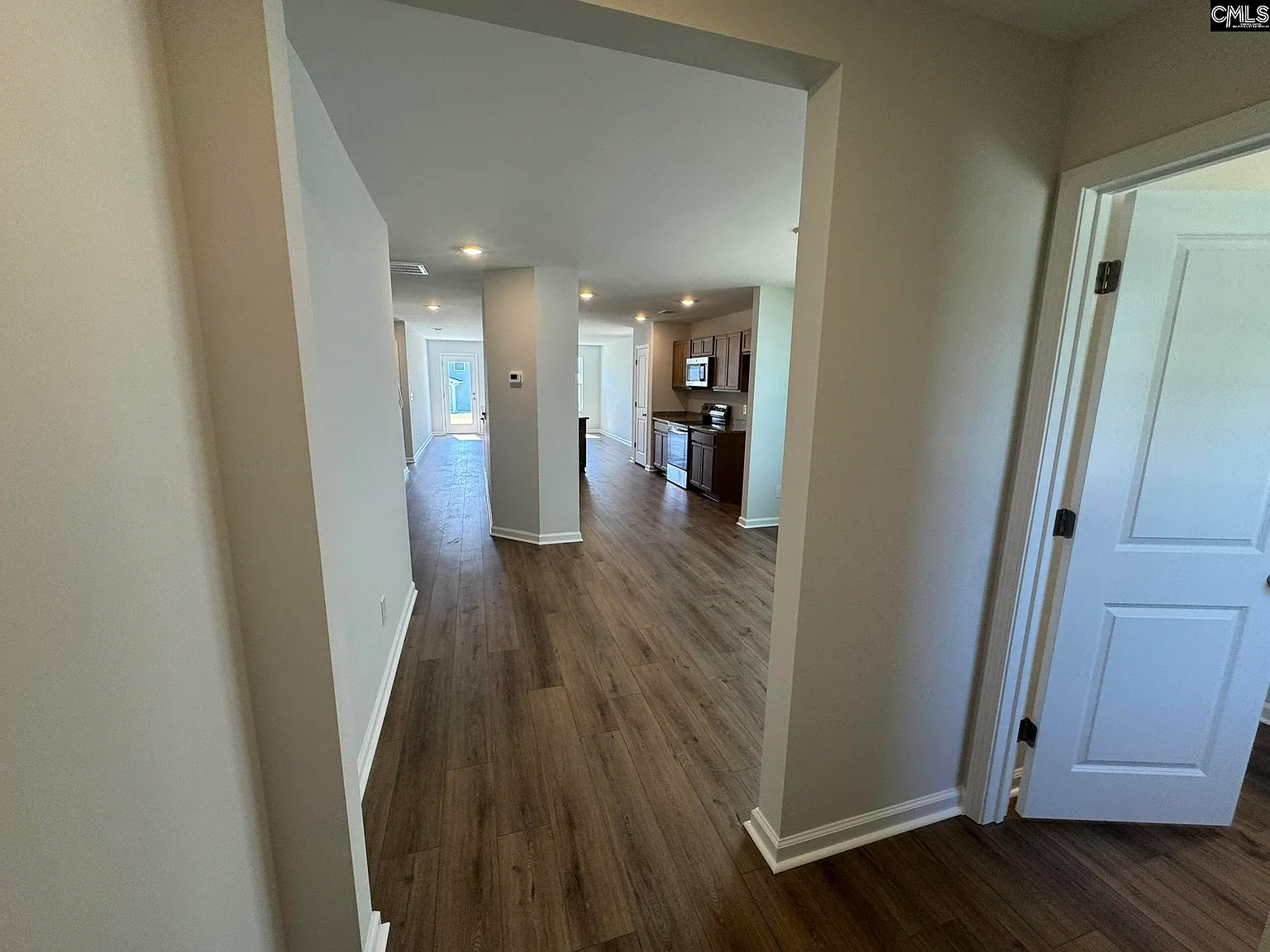 4 bed, 2392 sqft, $2,425 — Photo 2
