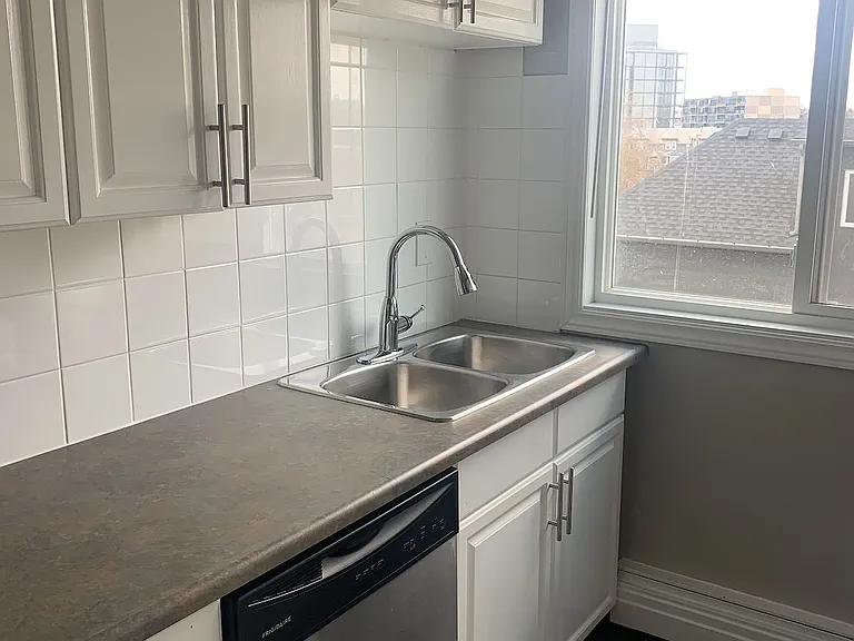 901 4th Ave NW — Photo 10