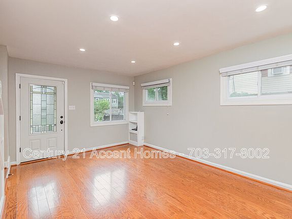 5th image of 2243 Roanoke Dr