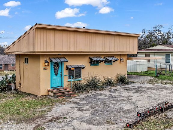 2nd image of 321 W Rentz St