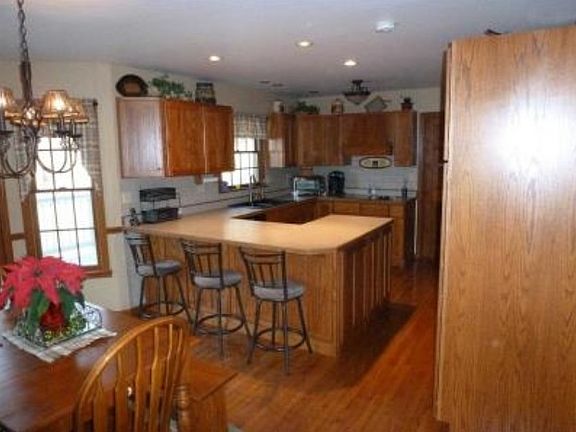 5th image of 208 Bethel Ln