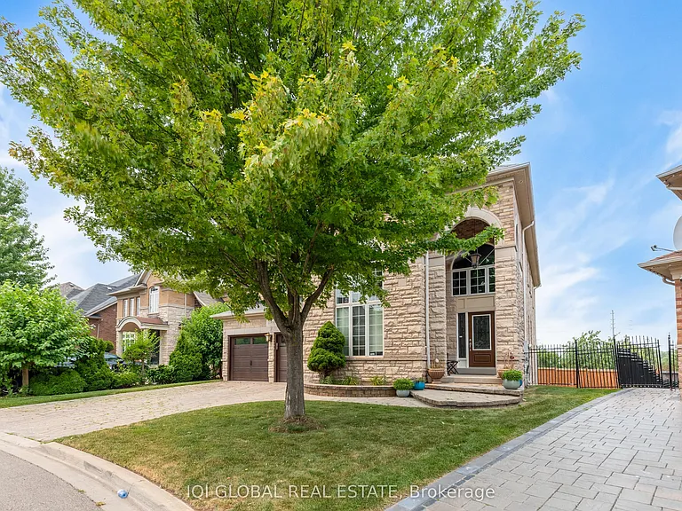 2395 Lyndhurst Dr — Photo 5