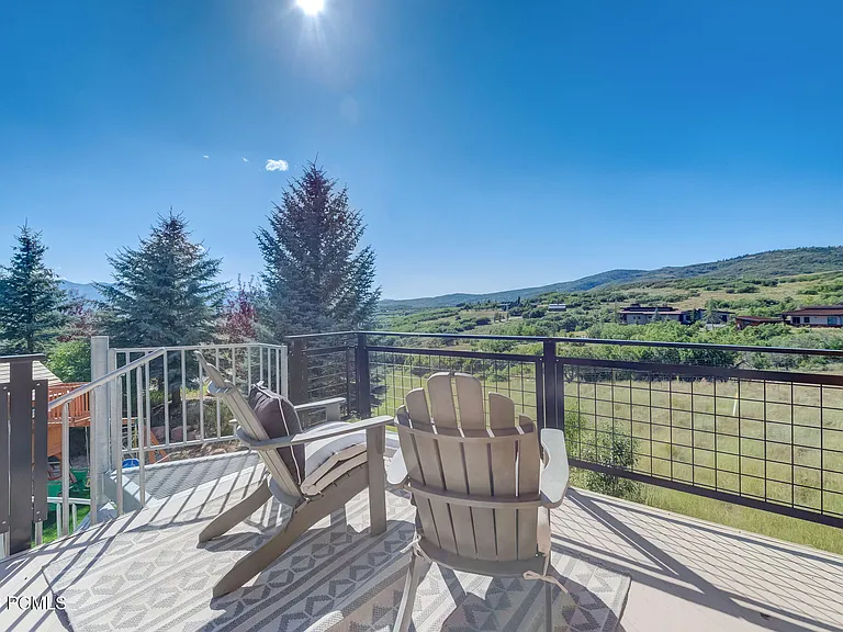 715 Aspen Ln — Photo 68