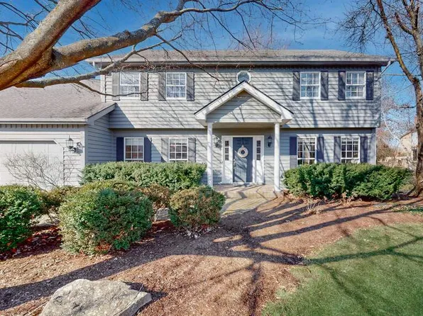 821 S River Rd, Naperville, IL 60540