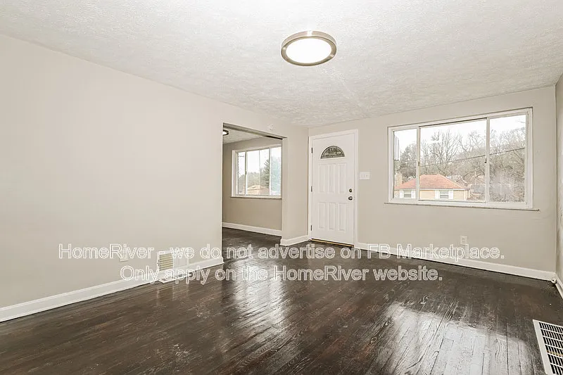 3 bed, 2.0 bath, 1176 sqft, $1,550 — Photo 2