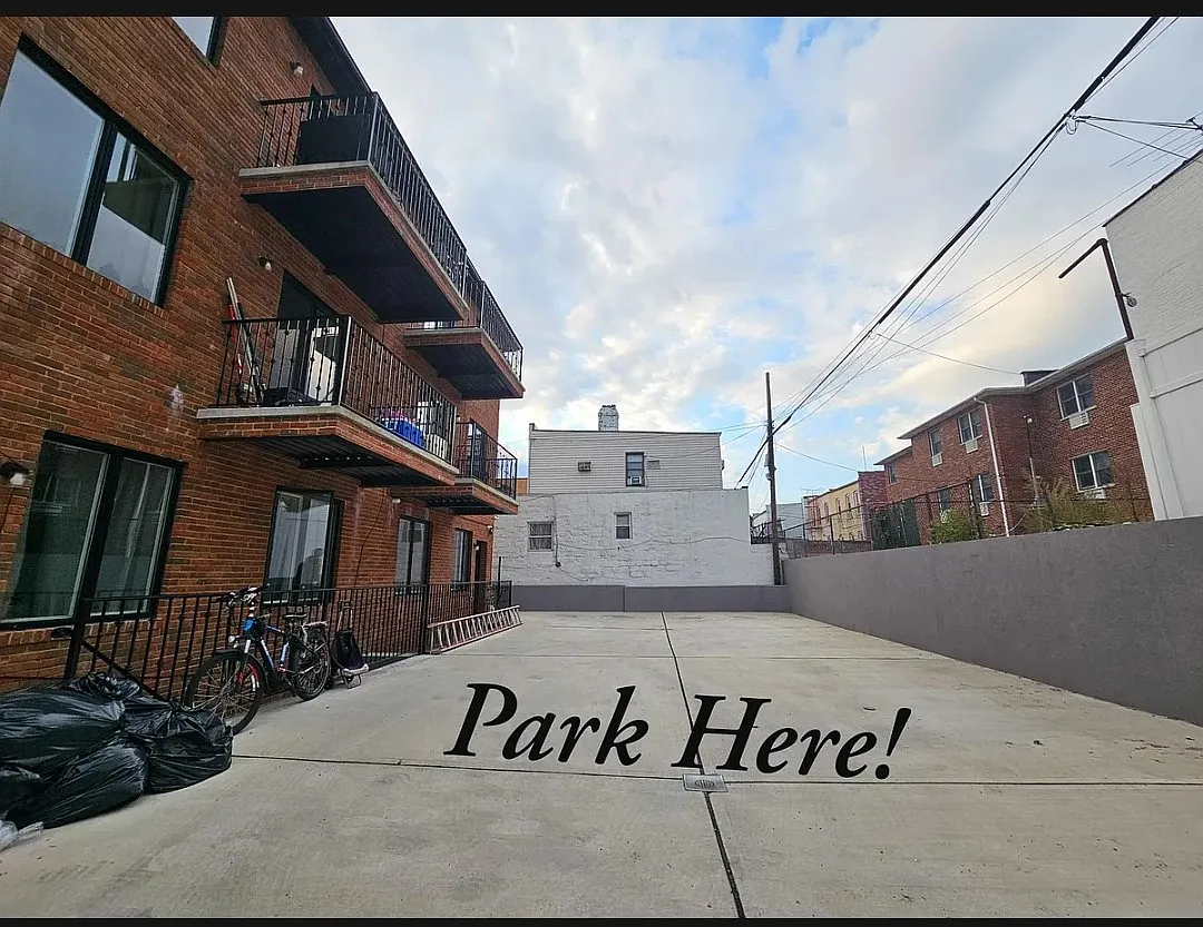 3 bed, 1200 sqft, $3,600 — Photo 1