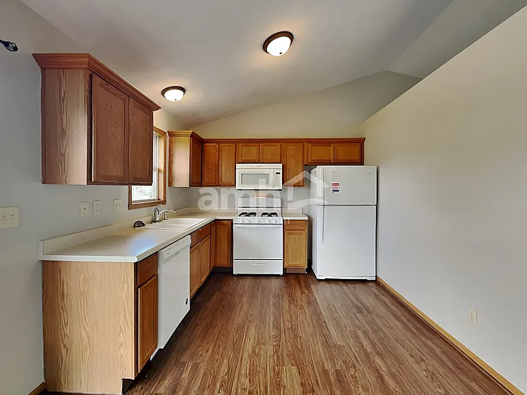 1268 Eds Pl — Photo 3