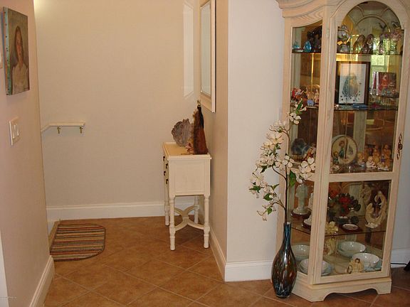 2nd image of 320 Ryder Cup Cir Unit 208
