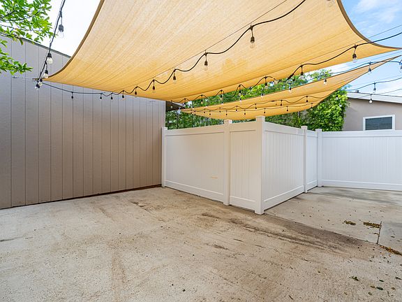 4th image of 10932 Oro Vista Ave