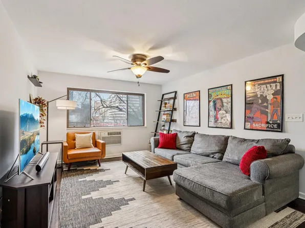 1108 North Milwaukee STREET #212, Milwaukee, WI 53202