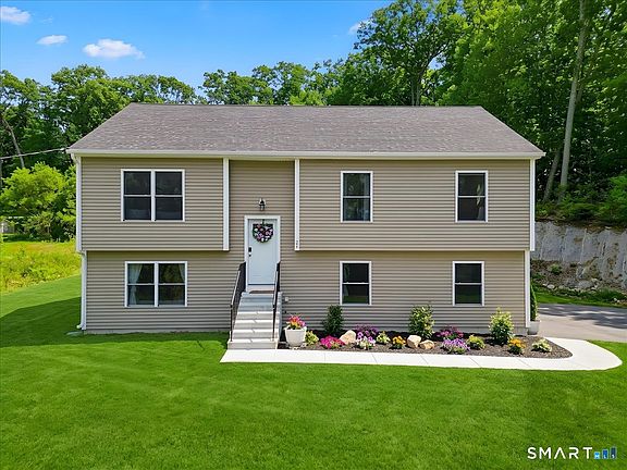 2nd image of 21 Tanager Lane