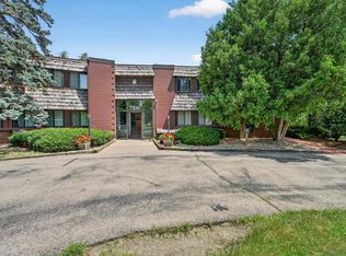 7106 Fortune Dr APT 25, Middleton, WI