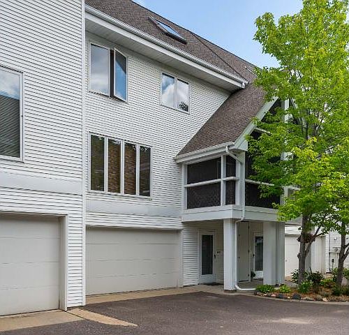 1st image of 909 Dartmouth Pl