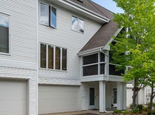 909 Dartmouth Pl, Minneapolis, MN 55414