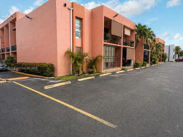1300 W 47th Pl APT 218A, Hialeah, FL 33012