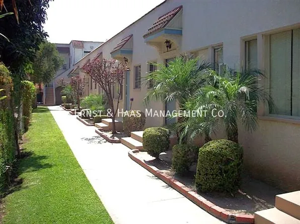 1306 E Hellman St APT 3, Long Beach, CA 90813