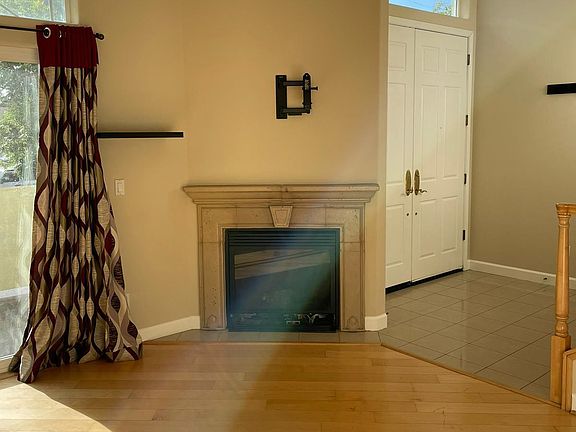 High Ceiling Living Room & Fire place