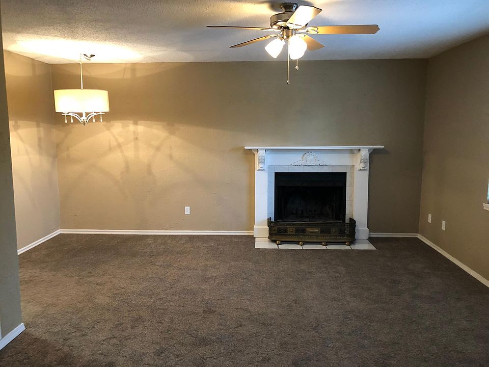 1st image of 1701 E Lindsey St APT 2