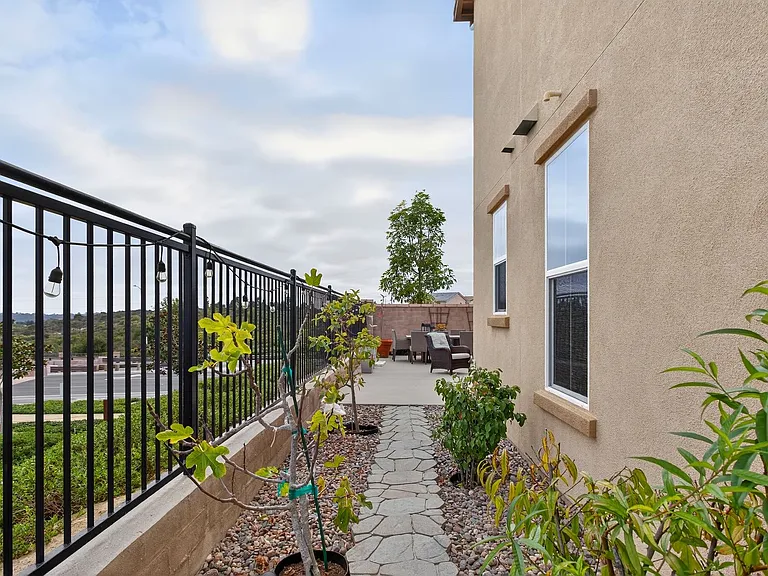 1733 Artemisia Ct — Photo 44