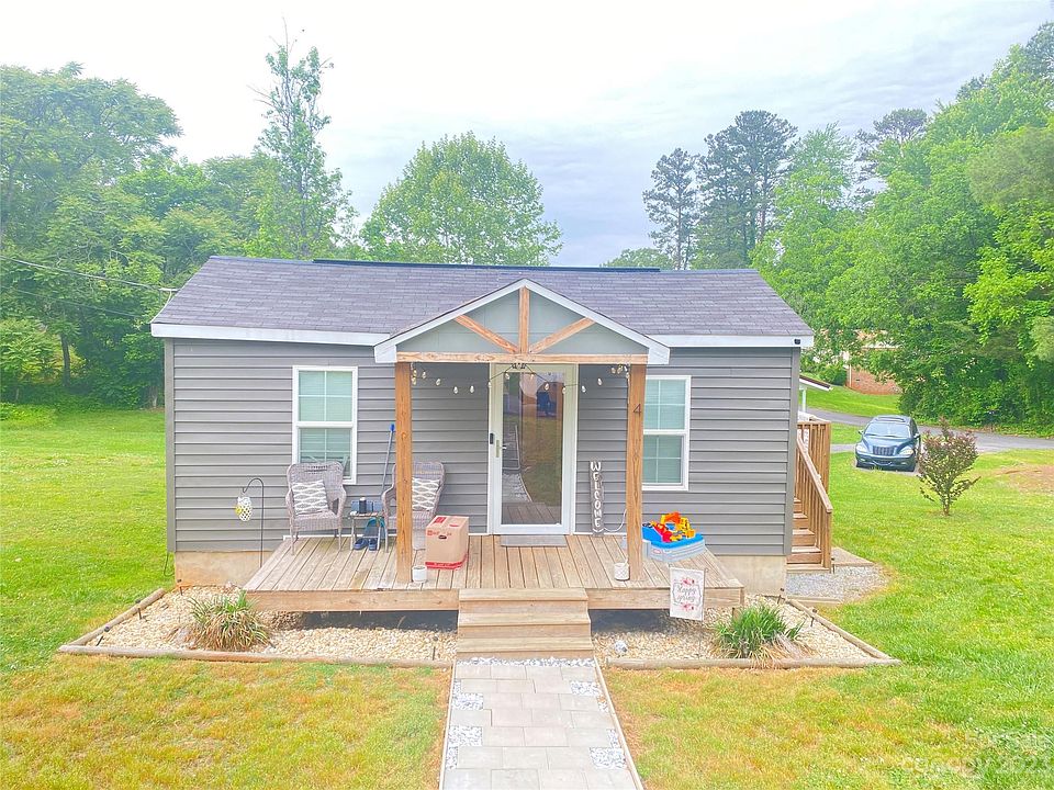 1st image of 4 Burgess Chapel Dr