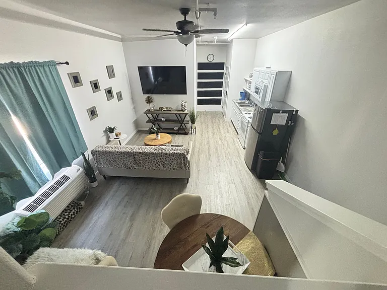 702 S 48th Ave — Photo 16