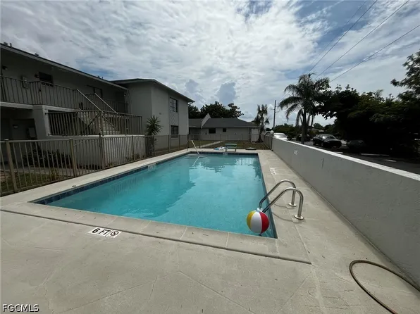 919 SE 8th Ter APT 7, Cape Coral, FL 33990