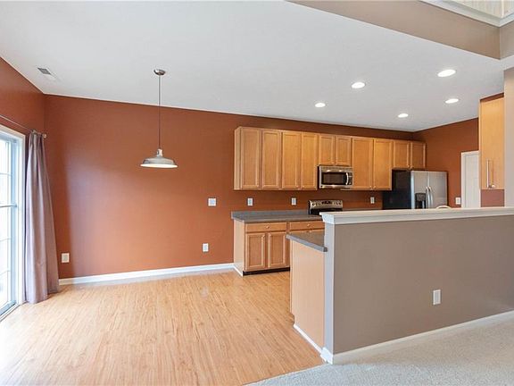 5th image of 9775 Springcress Dr