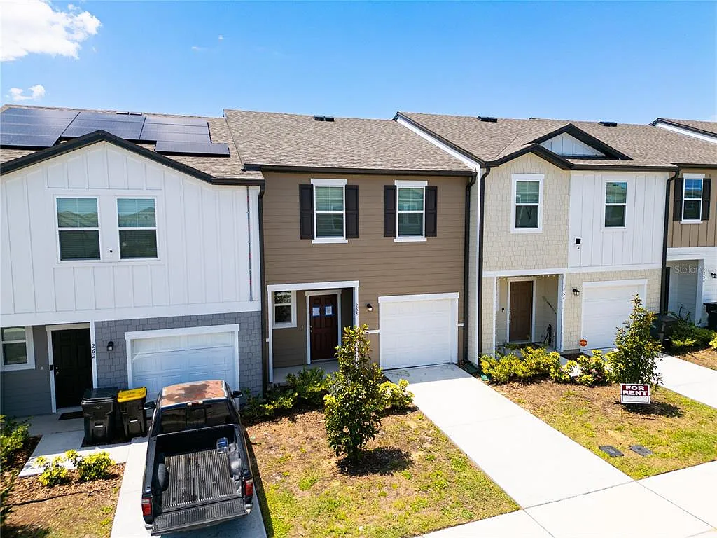 3 bed, 2.5 bath, 1480 sqft, $1,700 — Photo 1