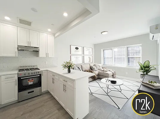 Rented by Realty 2000 Corp | media 21