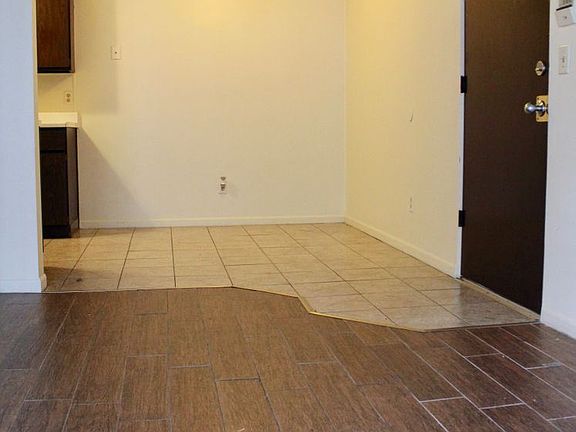 3rd image of 1306 Michigan Ave W APT 8