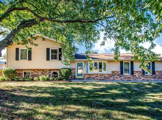 715 Grandview Way, Germantown, IL