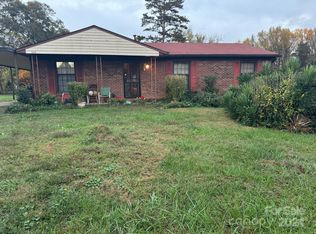 633 Milan Rd E, Charlotte, NC 28216