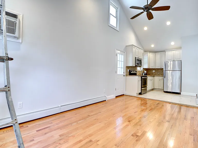 605 Meacham Ave #2 — Photo 5