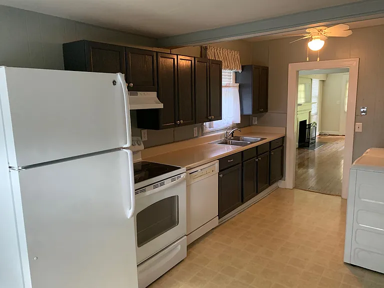 524 Rosedale Ave — Photo 6