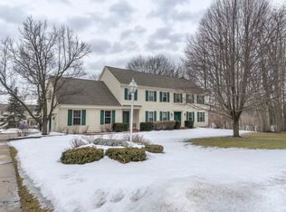 20290 Bartlett Dr, Brookfield, WI 53045