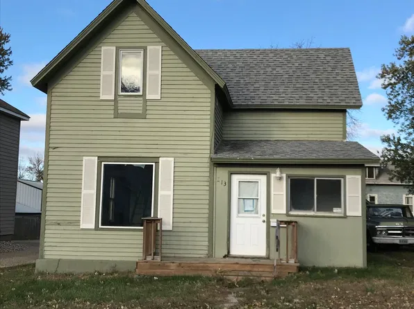 213 4th St NE, Watertown, SD 57201