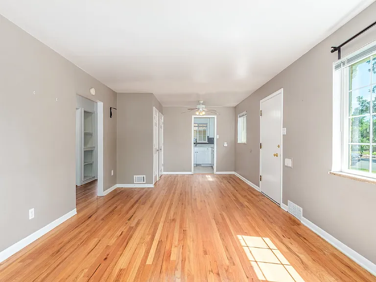 1385 S Grant St — Photo 4